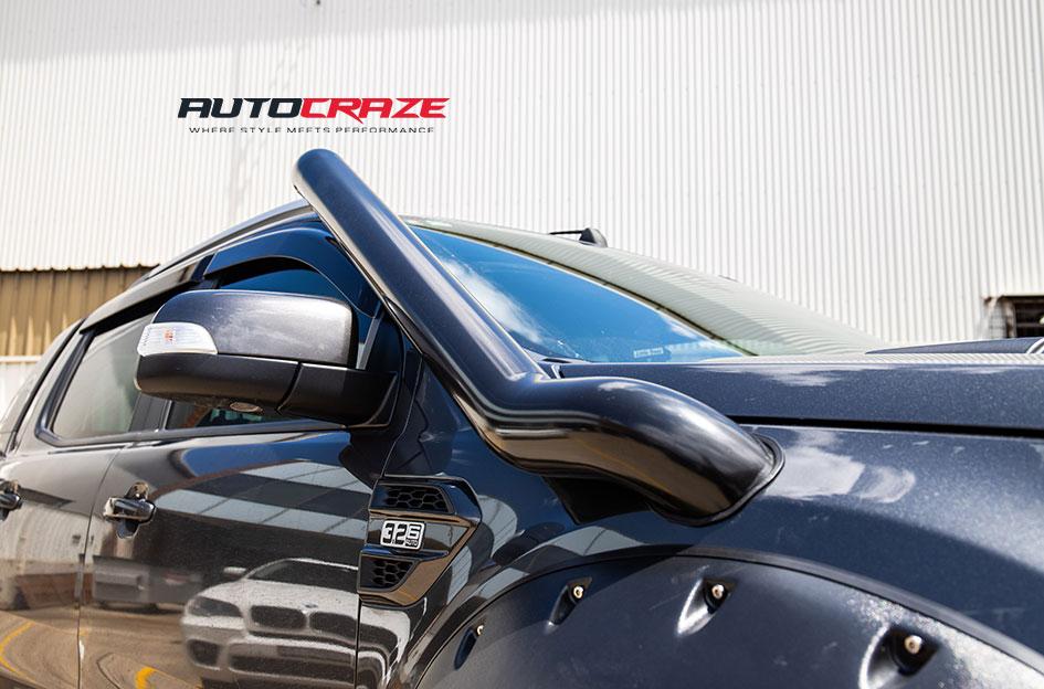 FORD RANGER MO202 GLOSS BLACK MACHINED CENTER WITH CHROME LIP